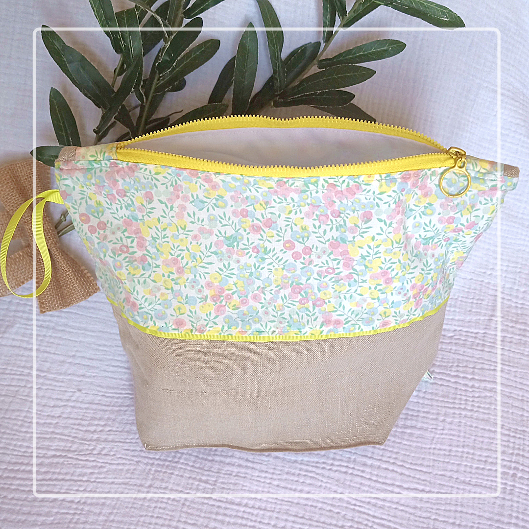 En stock - A PERSONNALISER - Ma trousse de toilette - A